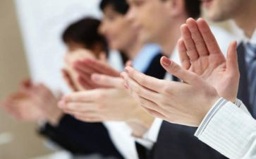 为谁鼓掌作文500字作文7篇