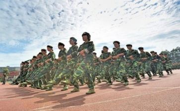在军训中自我鉴定精选7篇